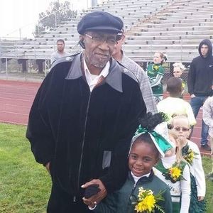 Meet your Posher, Tia